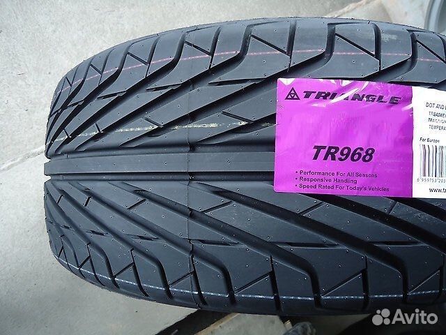 Triangle TR968 255/35 R20 99W