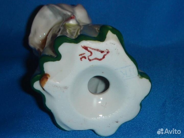 Дулево девушка С караваем статуэтка новая