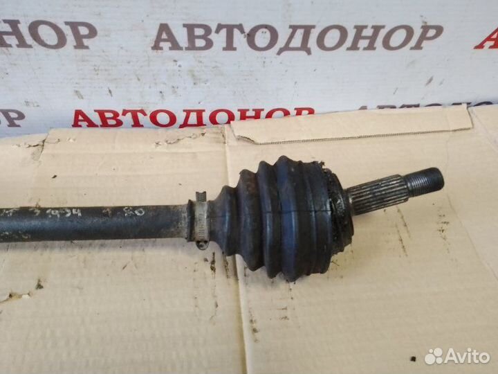 Полуось привод передний правый Volkswagen Golf 3