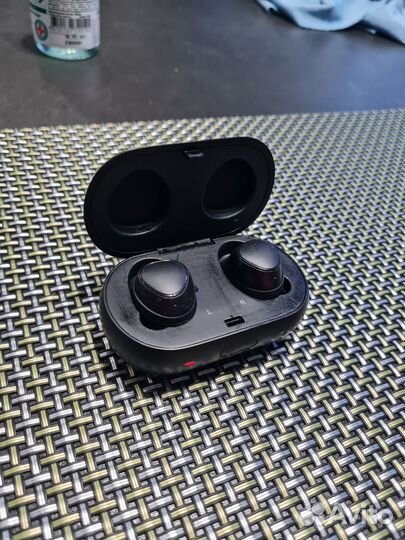 Наушники Samsung Gear iconX
