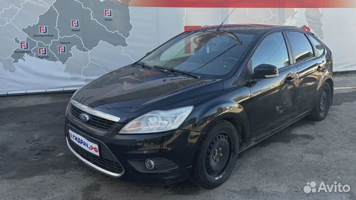 Поводок стеклоочистителя передний правый Ford Focus 2 1731536