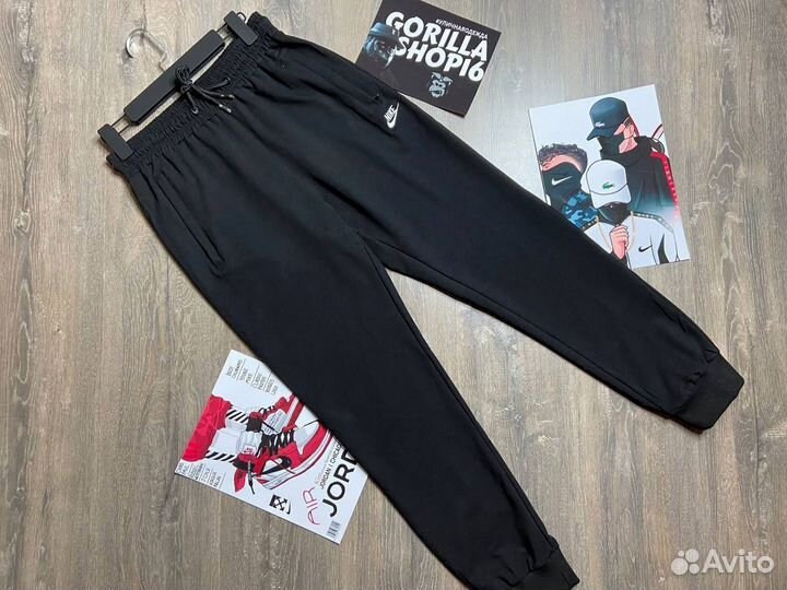Спортивные штаны Nike