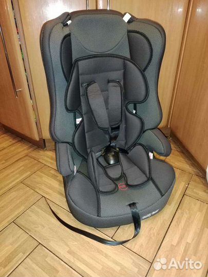Новое универсальное автокресло 9-36 кг (Арт.308)