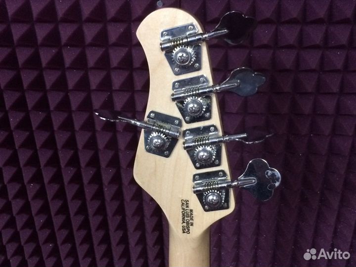 Бас гитара Musicman stingray 5