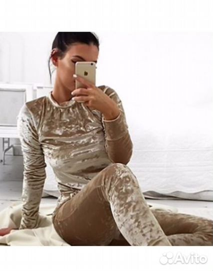 Велюровый комбинезон 42 Бархатный