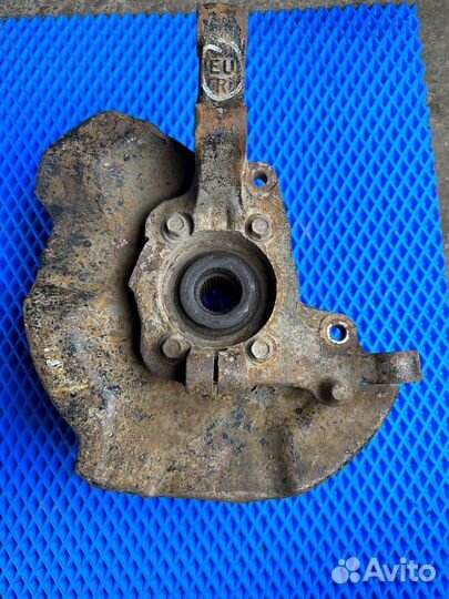 Поворотный кулак правый Hyundai ix-55