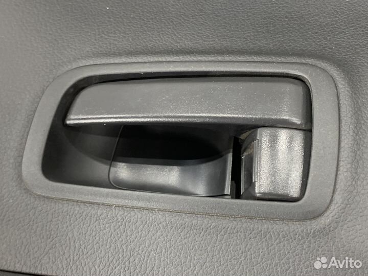 Обшивка задней левой двери Mitsubishi Оutlandеr