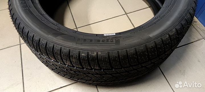 Pirelli Scorpion Winter 265/35 R22 102V