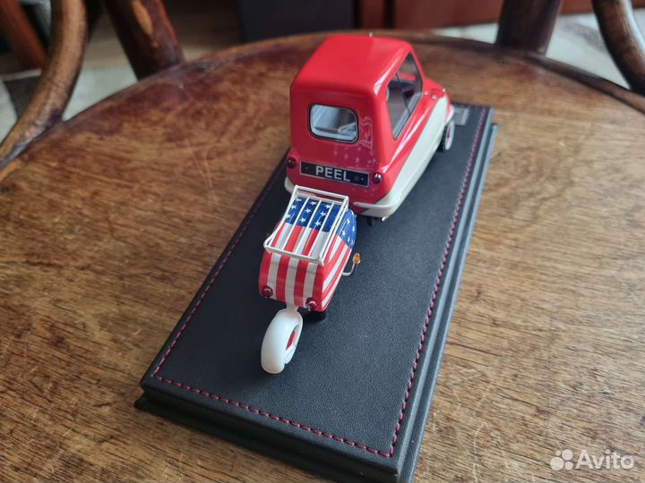 Модель автомобиля Peel P50 1:18