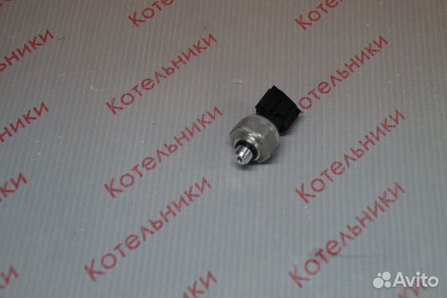 Nissan 92136-6J000 Датчик давления фреона