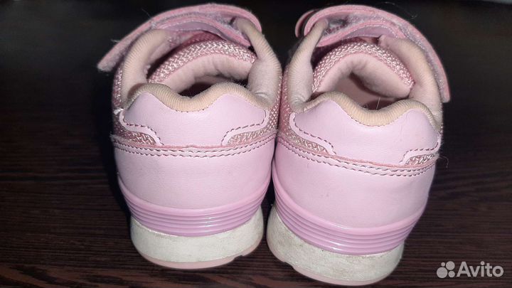 Кроссовки для девочки 20 размер