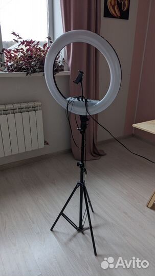 Кольцевая лампа 33 см со штативом