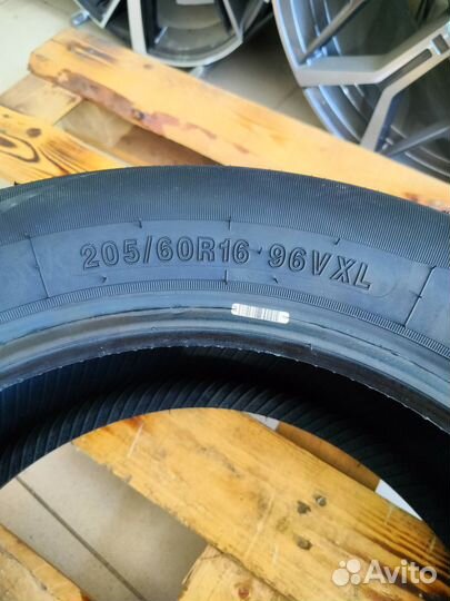 Arivo Premio ARZero 205/60 R16 96V