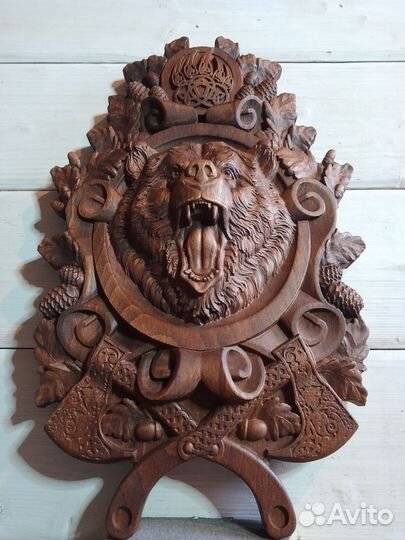 Панно деревянное резное на стену. Медведь