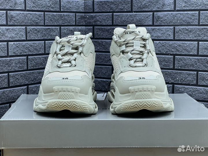 Кроссовки Balenciaga Triple S Beige