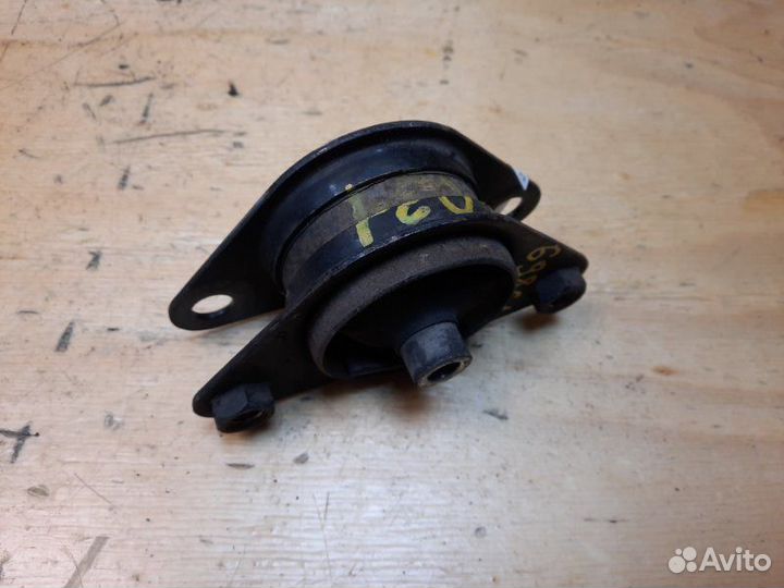 Подушка двигателя зад. mitsubishi delica VAN