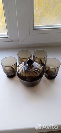 Сахарница и чашечки