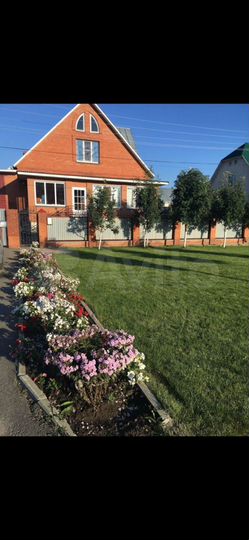 Коттедж 202 м² на участке 10 сот.