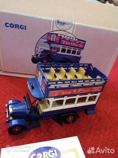 Corgi toys автобус