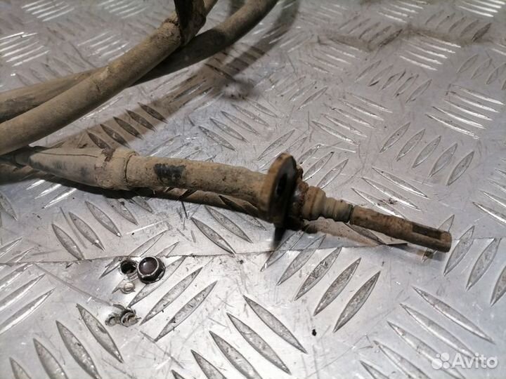 Трос стояночного тормоза Infiniti Qx 2004-2009