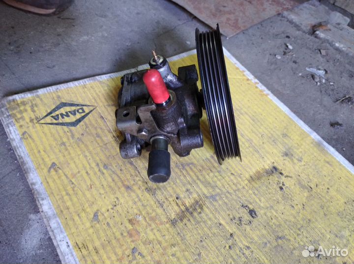 Насос гидроусилителя руля Mitsubishi