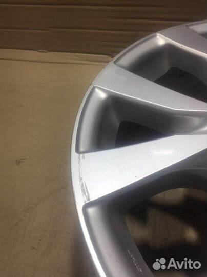 Диск колесный Toyota Land Cruiser 200