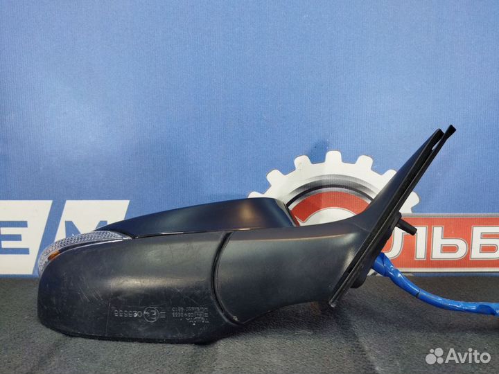 Зеркало правое Camry 50