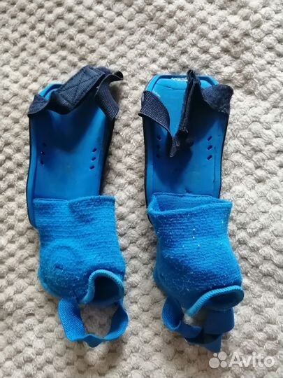 Футбольные щитки детские kipsta