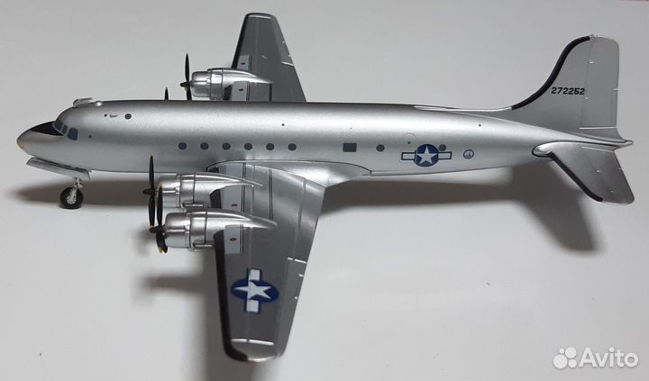 Модель самолета Douglas VC-54C reg.272252 1:200