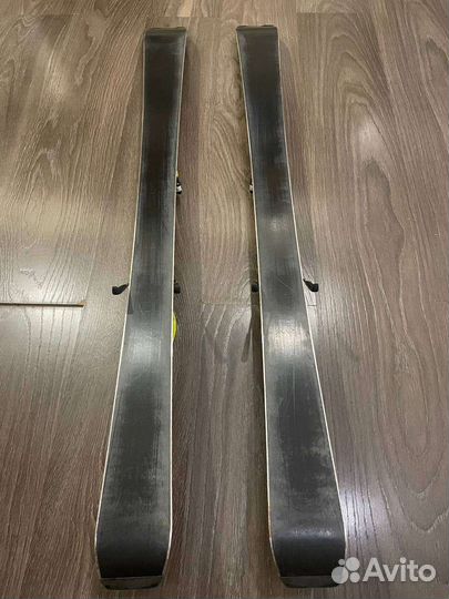 Горные лыжи и ботинки