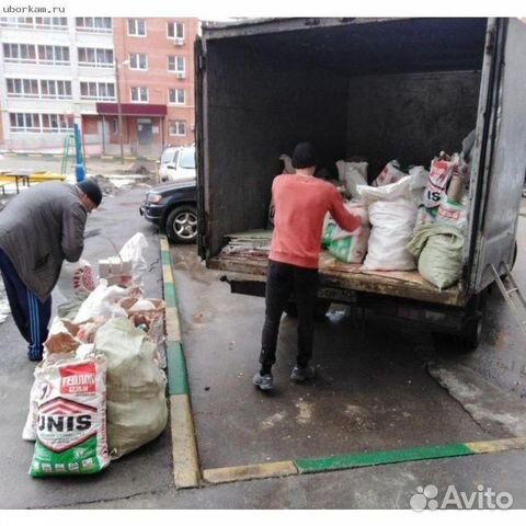 Грузчики вынести диван на мусорку