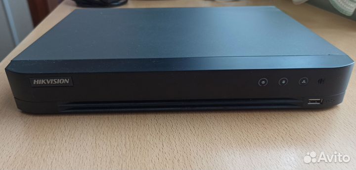 Видеорегистратор Hikvision DS-7208huhi-K1