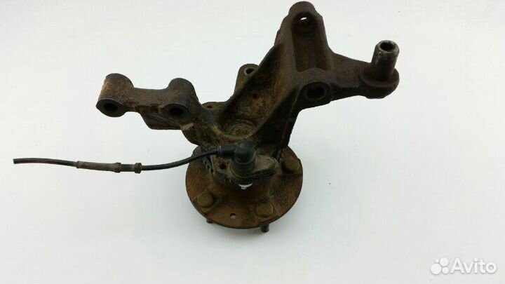 Ступица задняя левая Mazda 626 GE FS 1992