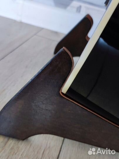 Стойка для гитары