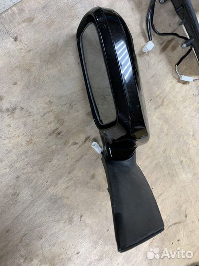 Зеркало заднего вида