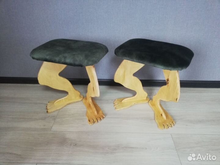 Табурет с ногами