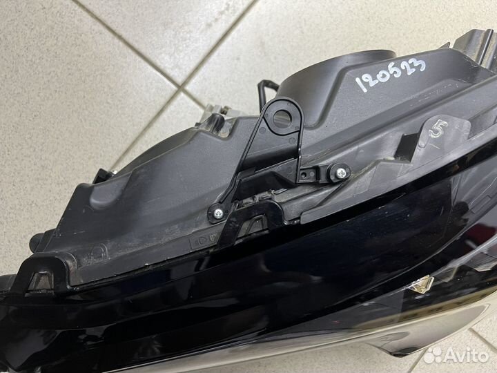 Фара левая Lexus NX 2014-2017 дорест