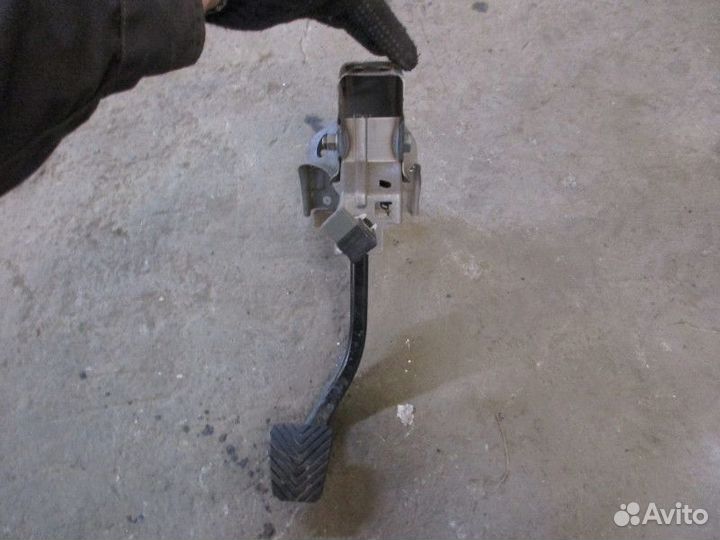 Педаль тормоза Kia Ceed 2012-2018 (МКПП 328003X100)