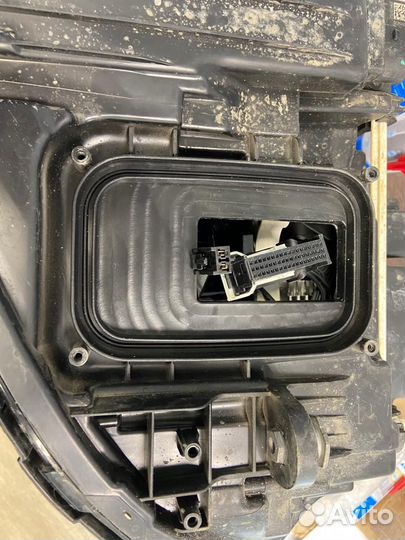 Фара передняя правая Mercedes W213