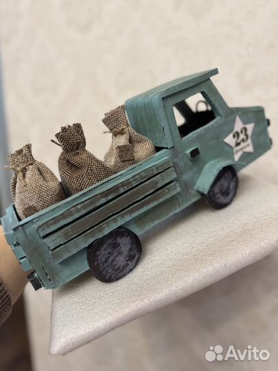 Поделка для школы на 23 февраля