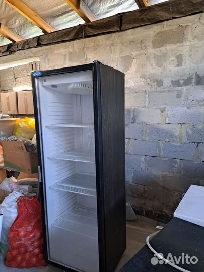 Холодильник, мойки- нержавейки,столы (нержавейки)