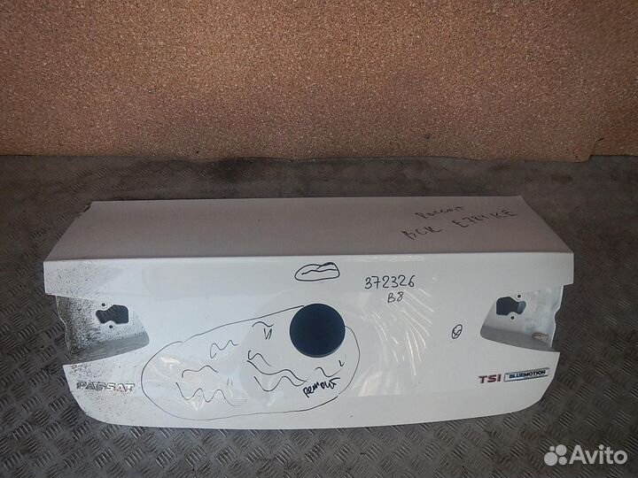 Крышка багажника Volkswagen Passat