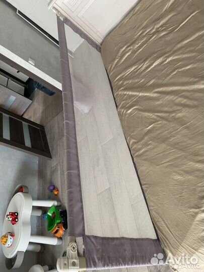 Защитный барьер для кровати