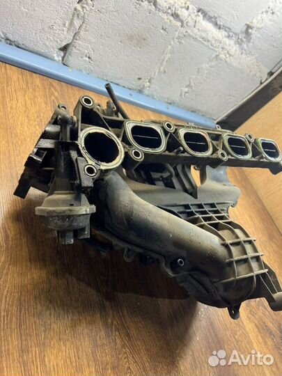 Коллектор впускной Ford Mondeo III 2.0 2004