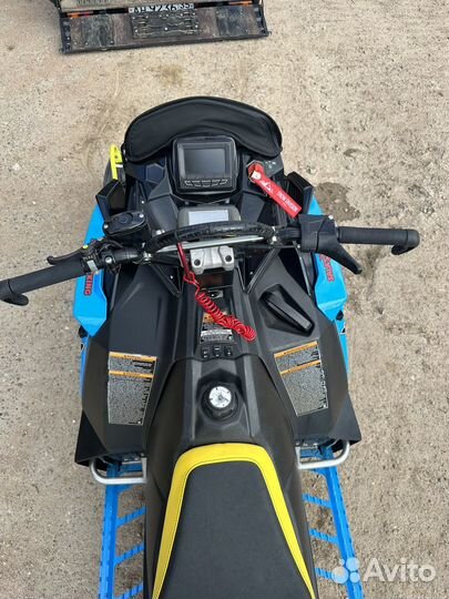 Polaris axys 800