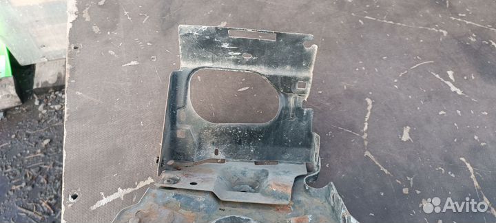 Площадка аккумулятора Пежо 307