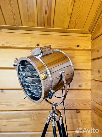 Светильник дизайнерский напольный