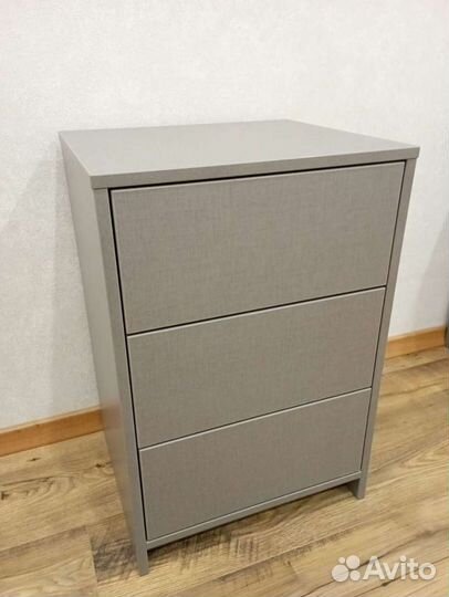 Тумба новая с качественной фурнитурой