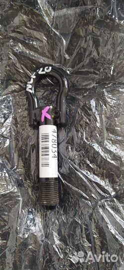 Буксирный крюк тойота витц