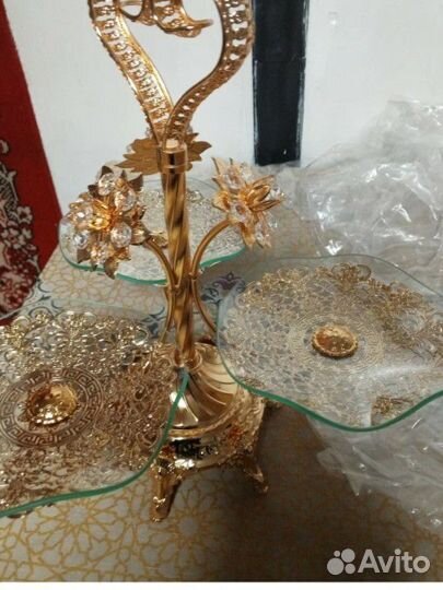 Конфетница на ножке